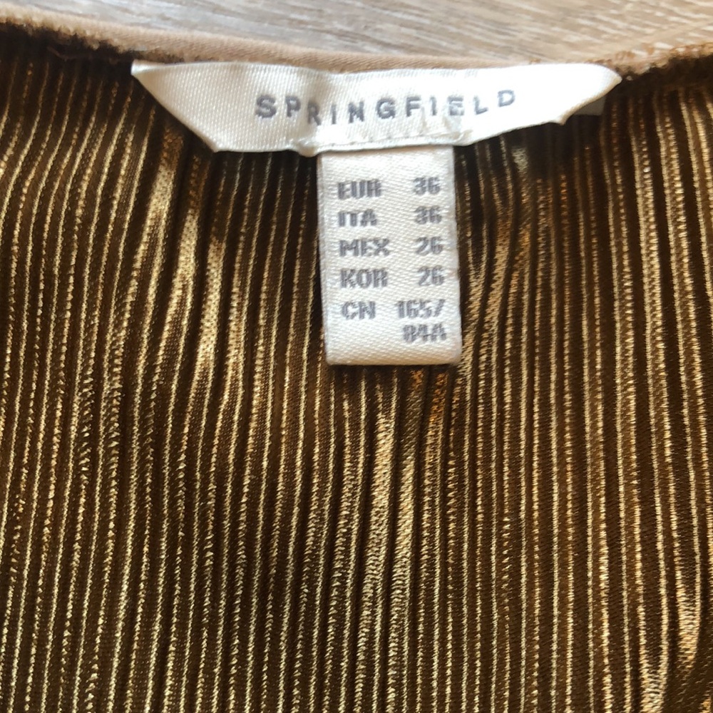 Springfield Gold V-neck Top - Picture 3 of 5